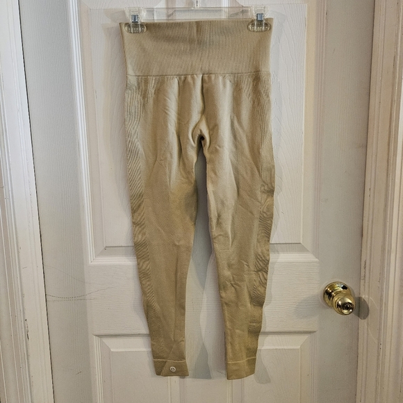 Set Active x MadHappy Colab Sculptflex Leggings Beige Size Medium Seamless - Picture 1 of 8
